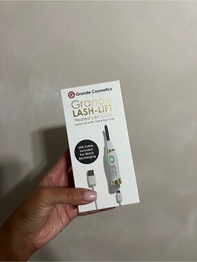 Grande Cosmetics Grande Lash-Lift Heated Lash Curler - White/Gold